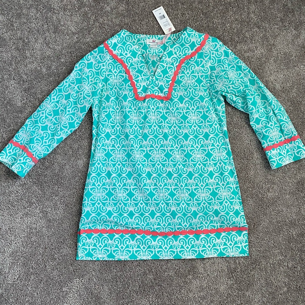Vineyard Vines shell lattice tunic